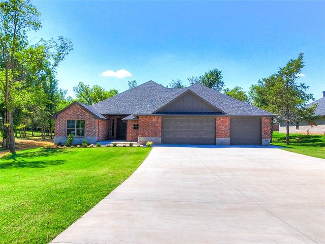 9071 Oak Tree Circle, Edmond, OK 73025