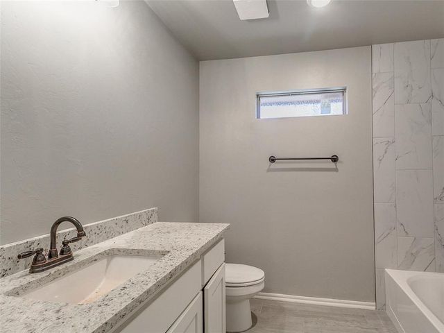 9071 Oak Tree Circle, Edmond, OK 73025