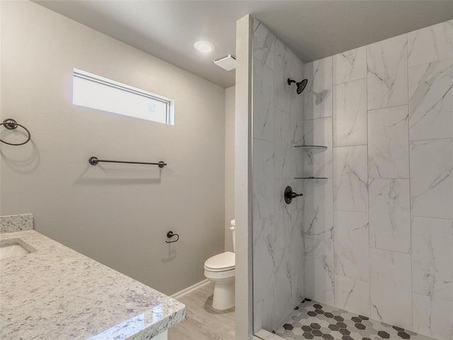 9071 Oak Tree Circle, Edmond, OK 73025