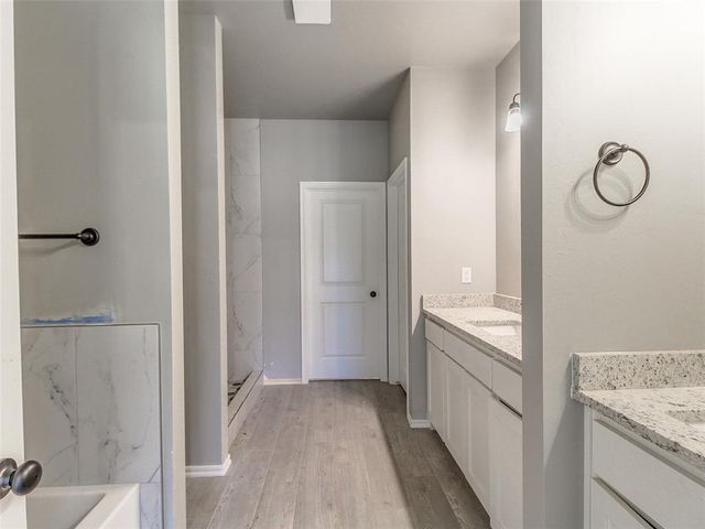 9071 Oak Tree Circle, Edmond, OK 73025