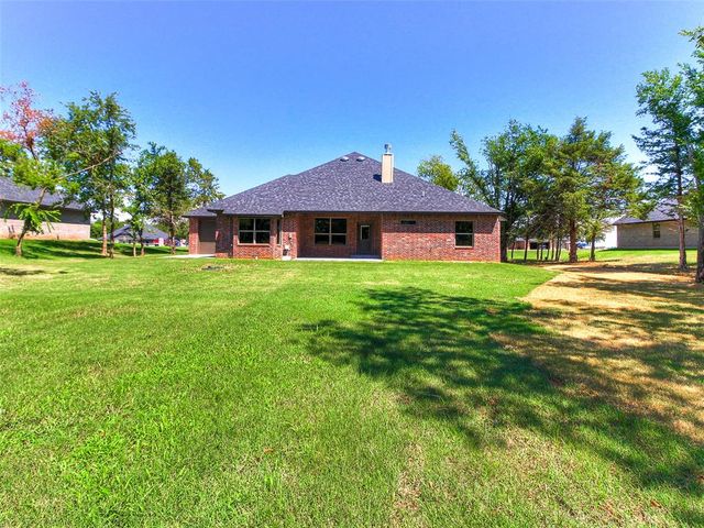 9071 Oak Tree Circle, Edmond, OK 73025