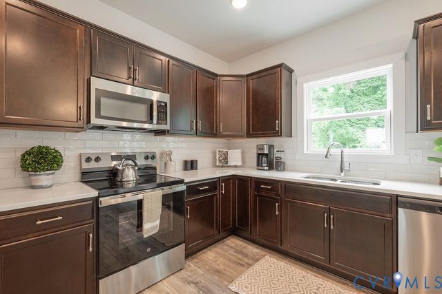 9808 Union Jack Pl, Ridge Branch, VA 23233