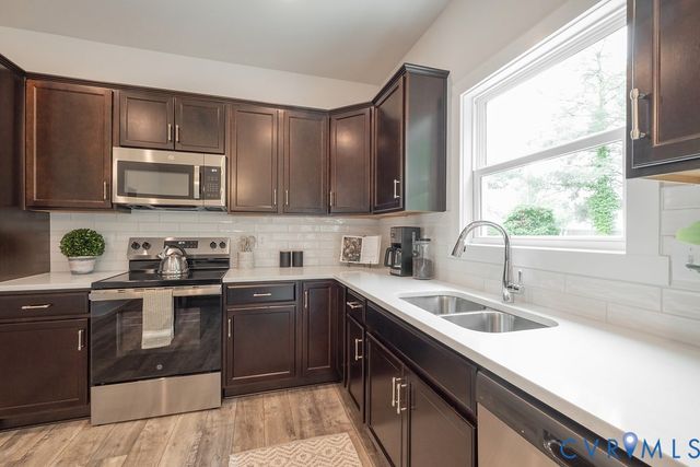 9808 Union Jack Pl, Ridge Branch, VA 23233