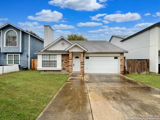 10207 Raven Field Dr, San Antonio, TX 78245