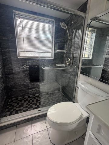 81 Windsor D, West Palm Beach, FL 33417