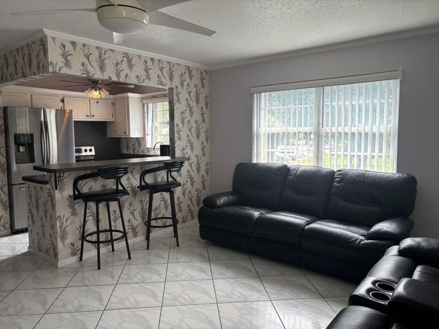 81 Windsor D, West Palm Beach, FL 33417