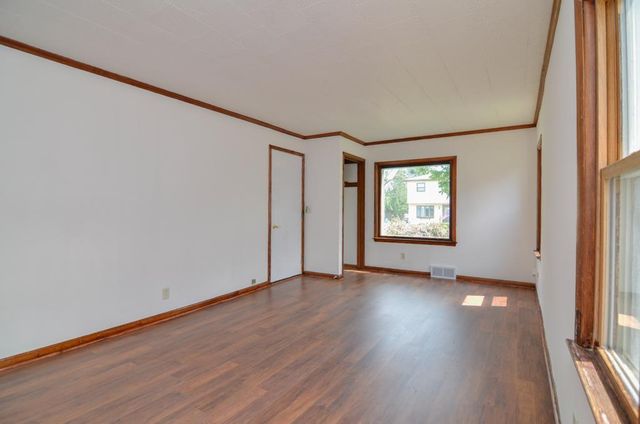 1076 MAYER STREET, Menasha, WI 54952