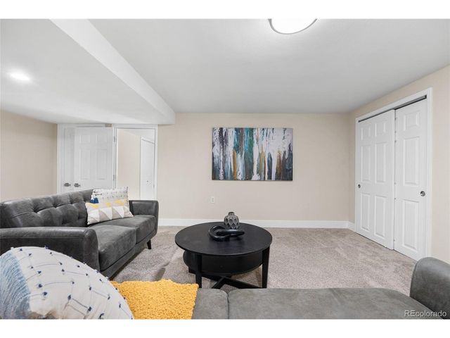 975 E 7th Ave, Broomfield, CO 80020