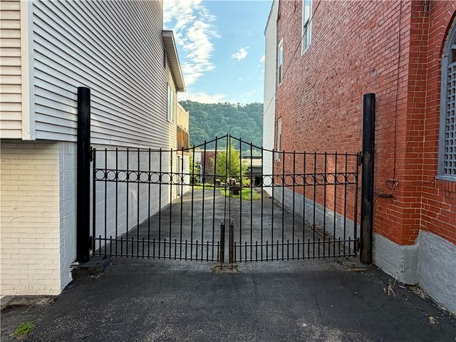 149 Chess, Monongahela, PA 15063