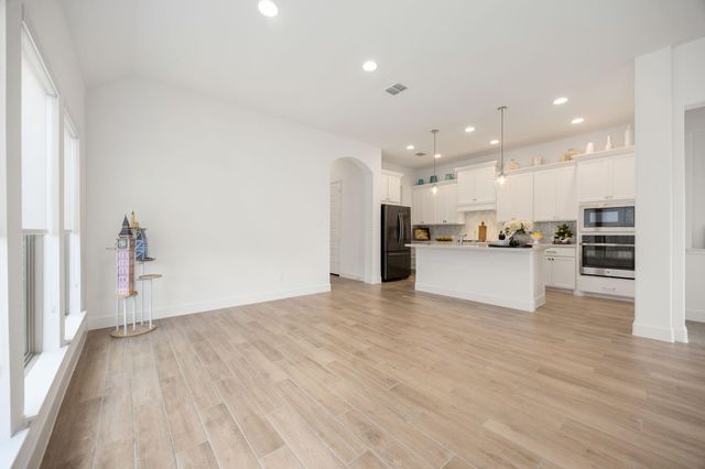 8835 Harbor Pines Drive, Cypress, TX 77433