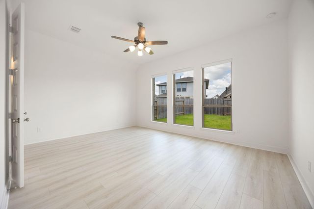 8835 Harbor Pines Drive, Cypress, TX 77433