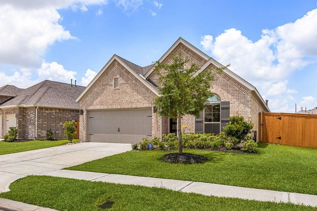 8835 Harbor Pines Drive, Cypress, TX 77433