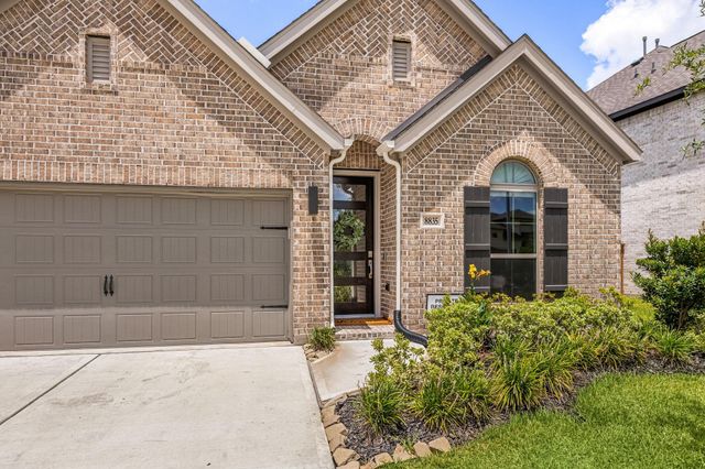 8835 Harbor Pines Drive, Cypress, TX 77433