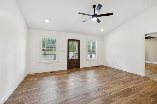 116 Boyd Ln, Hohenwald, TN 38462