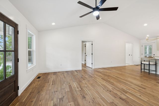 116 Boyd Ln, Hohenwald, TN 38462