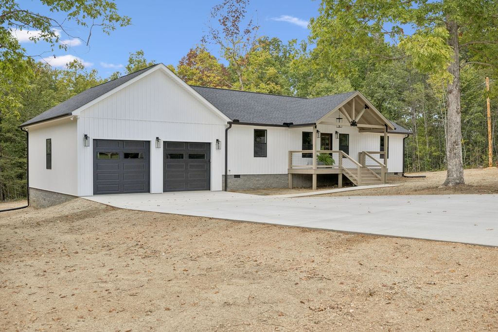 116 Boyd Ln, Hohenwald, TN 38462