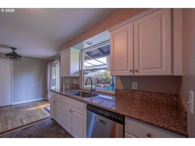 3326 Ne VIEW Ave, Gresham, OR 97030