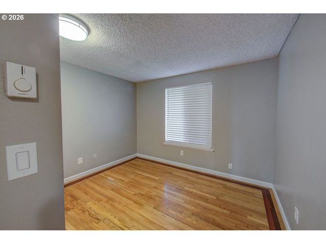 3326 Ne VIEW Ave, Gresham, OR 97030