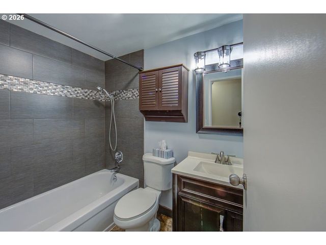 3326 Ne VIEW Ave, Gresham, OR 97030