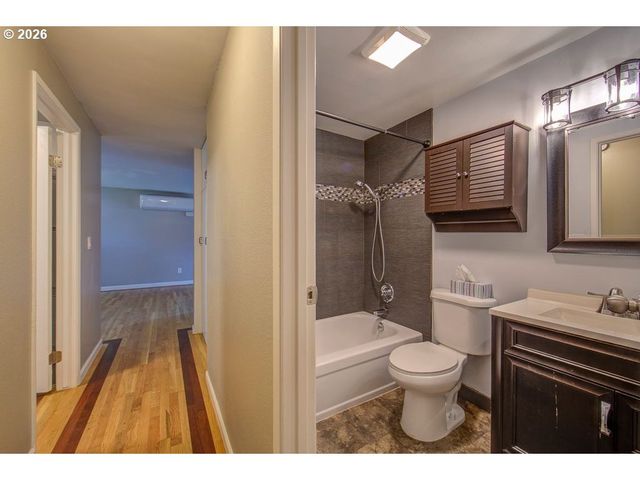 3326 Ne VIEW Ave, Gresham, OR 97030