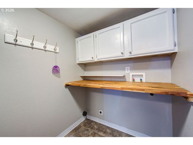 3326 Ne VIEW Ave, Gresham, OR 97030