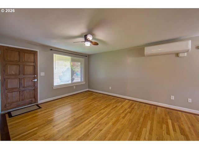 3326 Ne VIEW Ave, Gresham, OR 97030