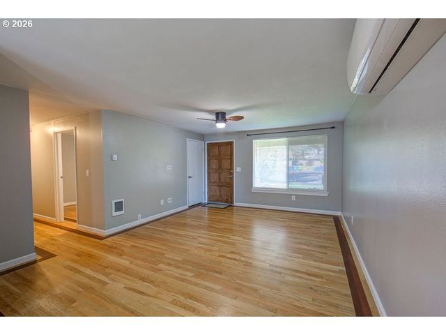 3326 Ne VIEW Ave, Gresham, OR 97030