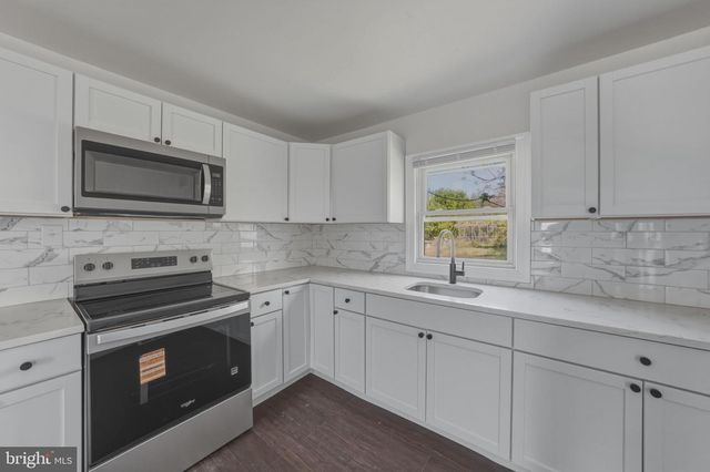 1752 MAIN ST, Port Norris, NJ 08349