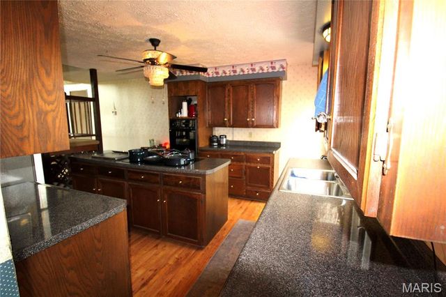 3605 County Road 6760, West Plains, MO 65775