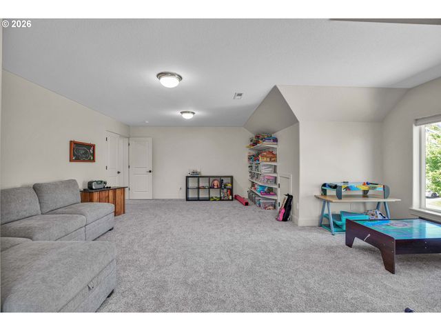 11761 Se CATINA Pl, Happy Valley, OR 97086