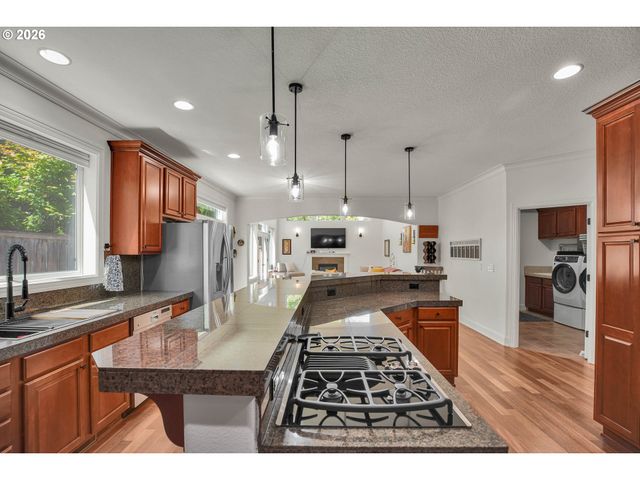 11761 Se CATINA Pl, Happy Valley, OR 97086