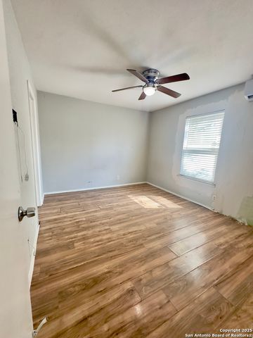 4706 Castle Stream Drive, San Antonio, TX 78218