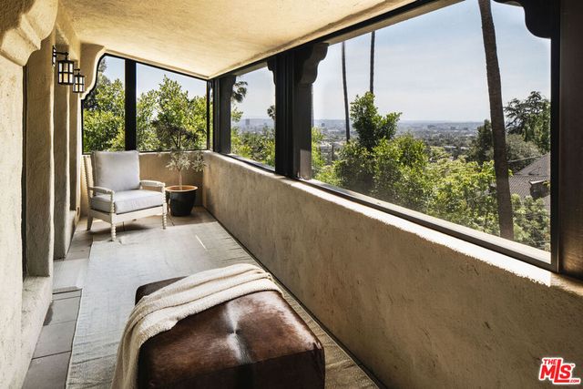 1900 N Vista Street, Los Angeles, CA 90046