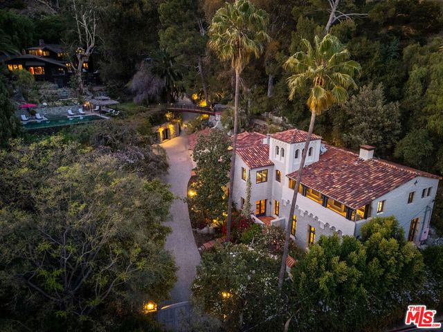 1900 N Vista Street, Los Angeles, CA 90046