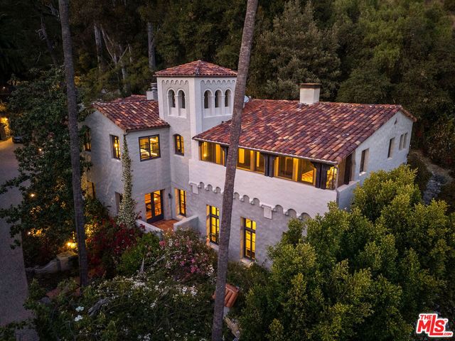 1900 N Vista Street, Los Angeles, CA 90046