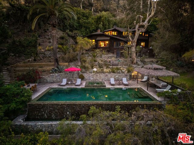 1900 N Vista Street, Los Angeles, CA 90046