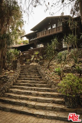 1900 N Vista Street, Los Angeles, CA 90046