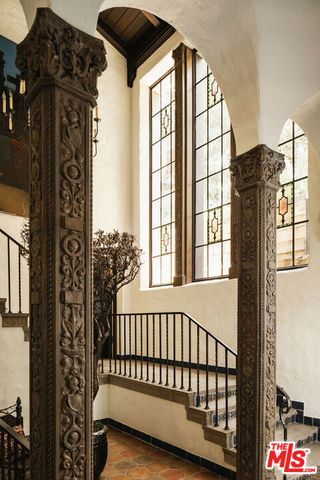 1900 N Vista Street, Los Angeles, CA 90046