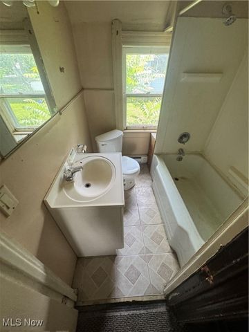 148 Oak Street, Elyria, OH 44035