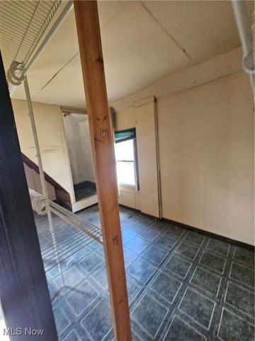 148 Oak Street, Elyria, OH 44035