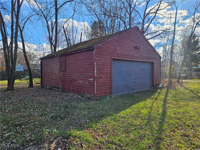 148 Oak Street, Elyria, OH 44035