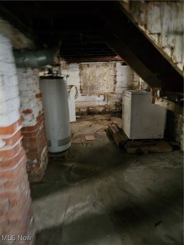 148 Oak Street, Elyria, OH 44035