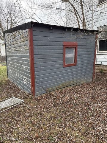 148 Oak Street, Elyria, OH 44035