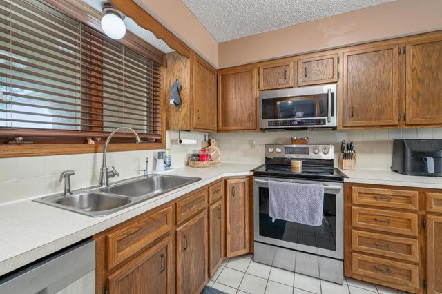 1254 N Osage Rd, Mulvane, KS 67110