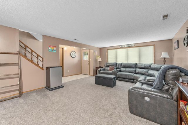 1254 N Osage Rd, Mulvane, KS 67110