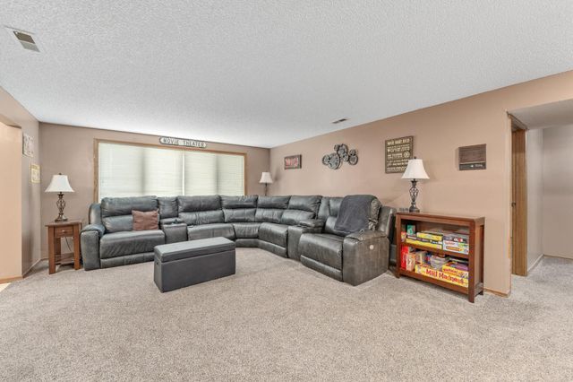 1254 N Osage Rd, Mulvane, KS 67110
