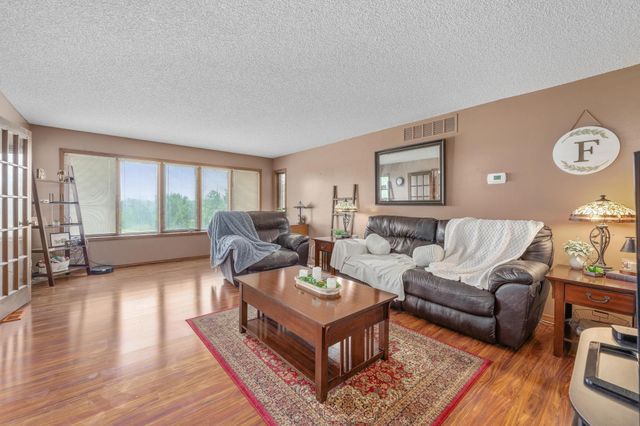 1254 N Osage Rd, Mulvane, KS 67110