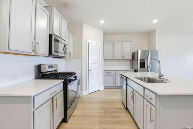 21223 Cobbles Loop, San Antonio, TX 78266