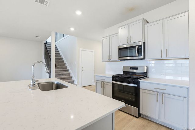 21223 Cobbles Loop, San Antonio, TX 78266