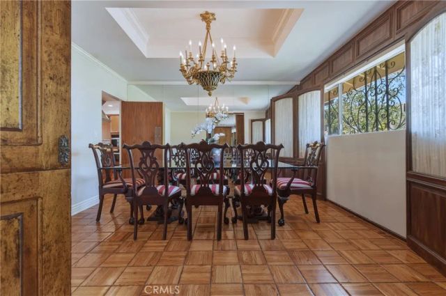16172 Royal Oak Road, Encino, CA 91436